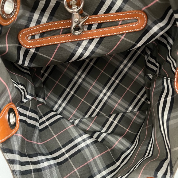 Burberry Blue Label Reversible - Picture 9 of 14